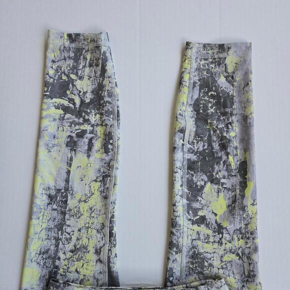 Lululemon Align High Rise Abstract Print Crop Leggings‎ Size 6 - Picture 5 of 9